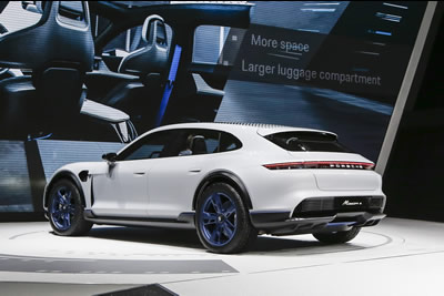 PORSCHE MISSION E CROSS TURISMO Concept 